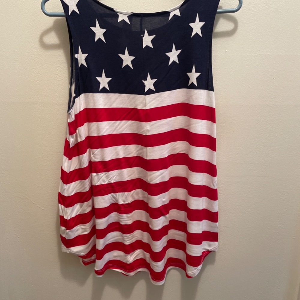 Old Navy size M sleeveless red white and blue top - Picture 4 of 4
